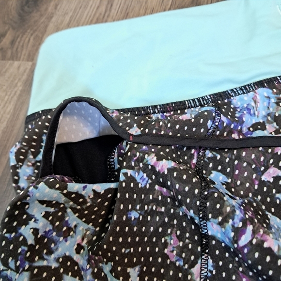 Lululemon Running Shorts Womens Size 10 Speed Up Black Blue Dot - Picture 4 of 6